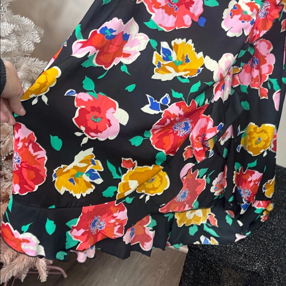 Who What Wear - Floral & Ruffled Wrap Dress - Size Medium - Picture 9 of 13